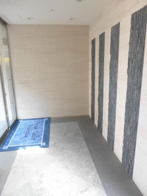 エントランス　建物の内部です
