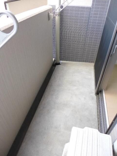 バルコニー　開放的で明るい空間を演出してくれるバルコニーです