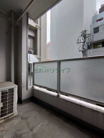 バルコニー　別部屋の参考写真になります。