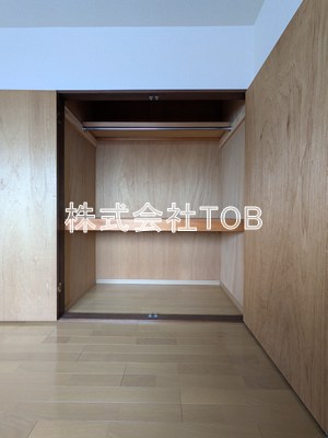 収納　西6帖クローゼット