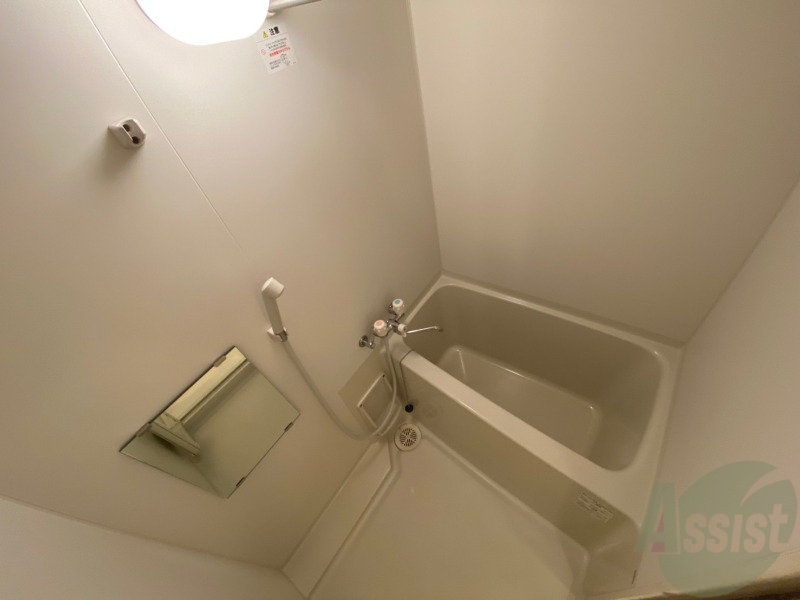 バス・シャワールーム　お風呂になります。一日の疲れを癒してくださいね。