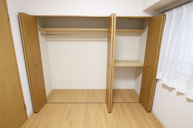 収納　※カーテンは設備ではありません
