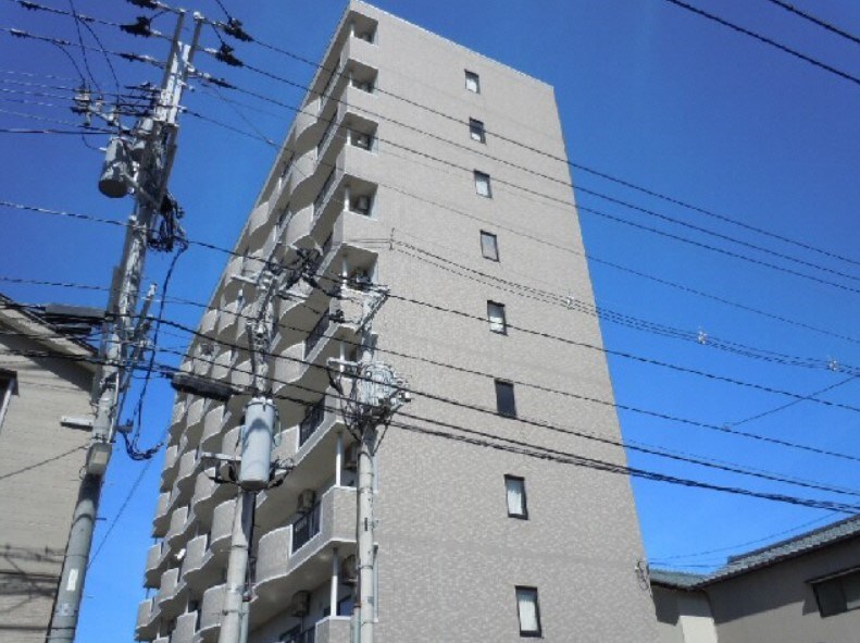 建物外観　9階建てマンション