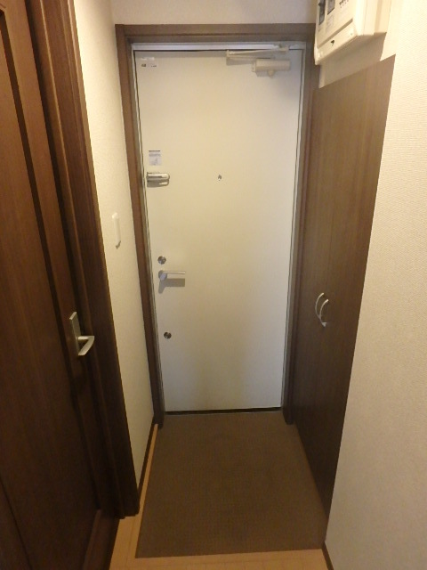 玄関　大きなシューズボックス完備の玄関です。