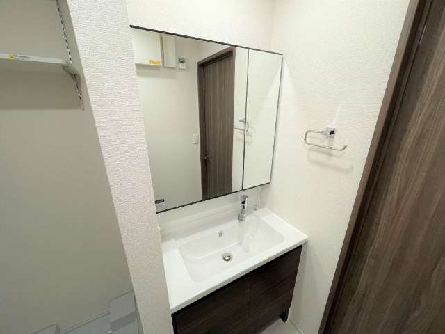 洗面設備　※同じ間取りのお部屋の参考写真となります。