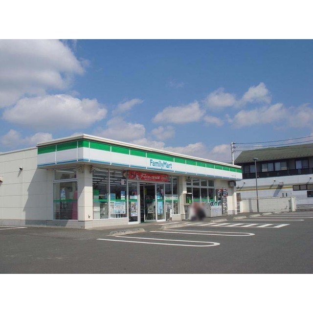コンビニ　ファミリーマート松代一丁目店（コンビニ）まで210m