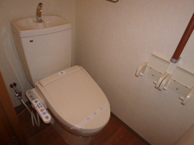 トイレ　シャワー付きトイレ