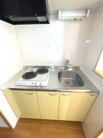 キッチン　イメージとして同建物他部屋を表示しています