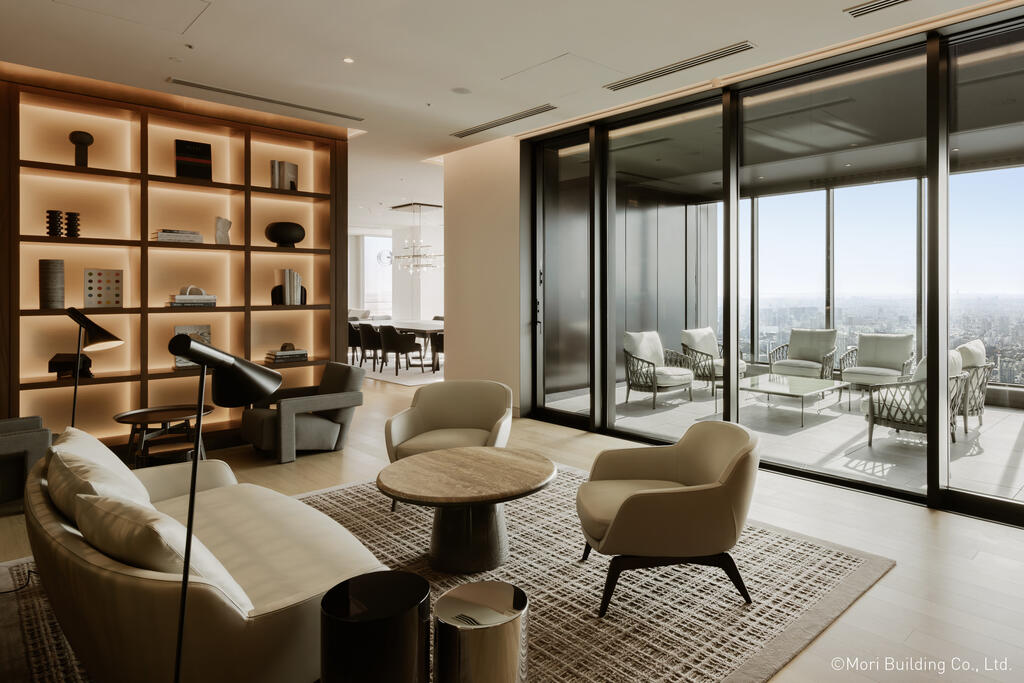 ショッピングセンター　麻布台ヒルズガーデンプラザ（ショッピングセンター）まで490m