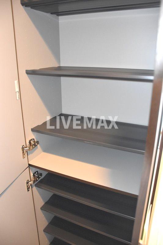 玄関　シューズボックス