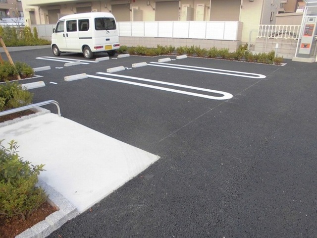 駐車場　駐車場