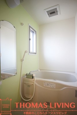 バス・シャワールーム　ゆったり入れるバスタブ