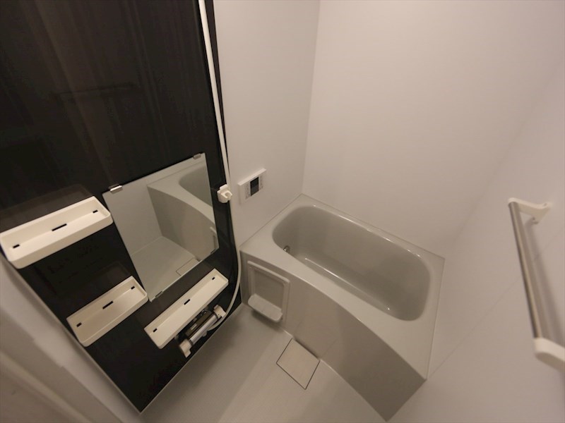 バス・シャワールーム　追い焚き・オートバス機能付お風呂