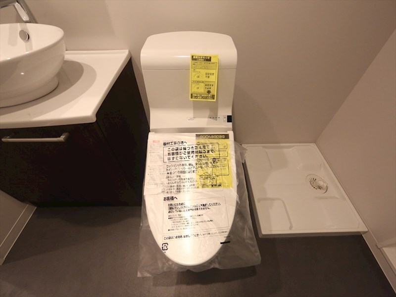 トイレ　温水洗浄暖房便座付トイレ