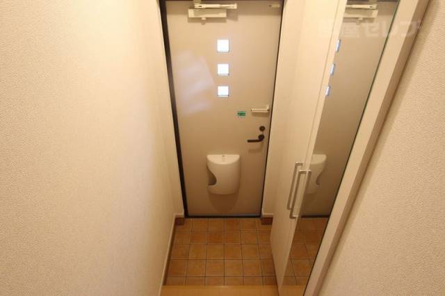 玄関　※同型タイプイメージ