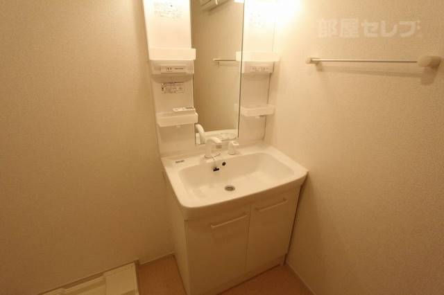 洗面設備　※同型タイプイメージ