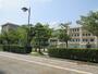中学校　芳野中学校（中学校）まで911m