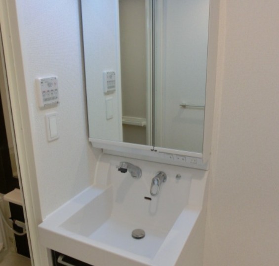 洗面設備　使いやすい洗面所です