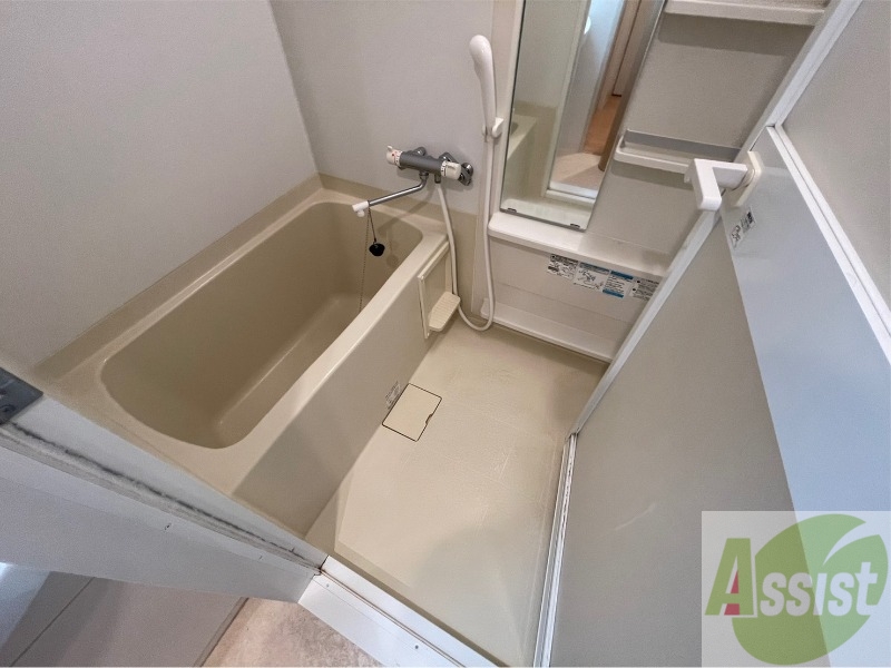 バス・シャワールーム　お風呂になります。一日の疲れを癒してくださいね。