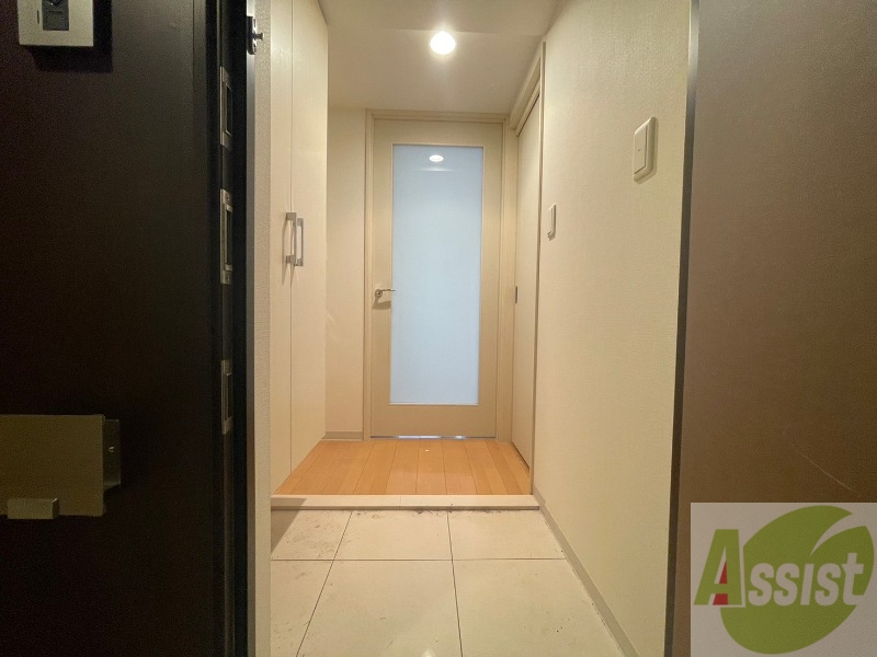 玄関　明るい印象の玄関です。シューズボックスもあります！