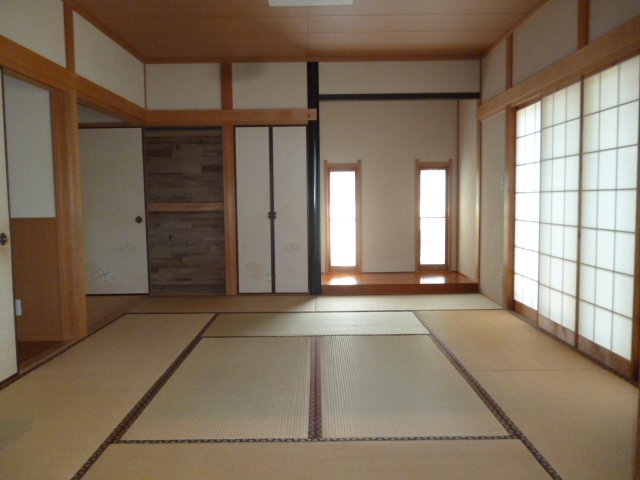 居室・リビング　1階和室10帖
