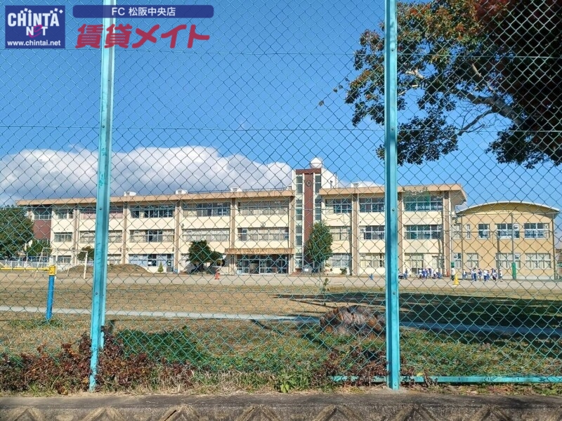 小学校　松阪市立中川小学校（小学校）まで1317m