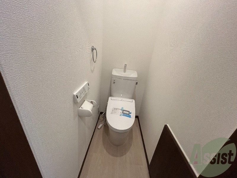 トイレ　トイレはウォシュレット機能が付いていて便利です。