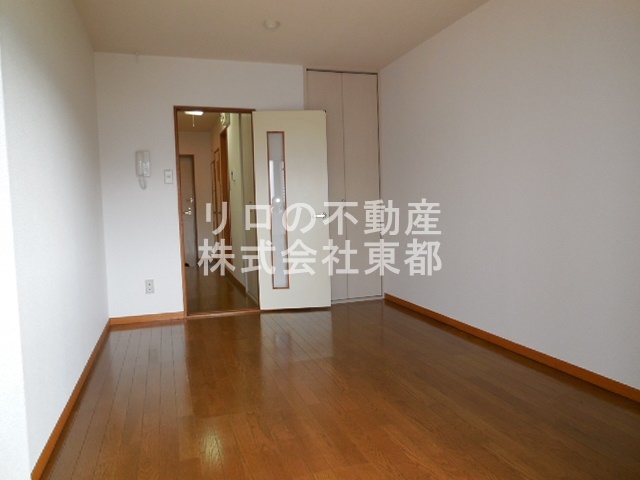 居室・リビング　前回募集時のお写真です。