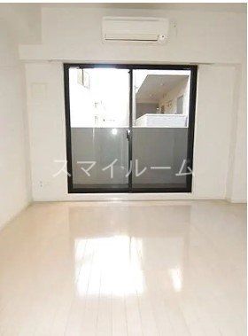 居室・リビング　※別部屋参考写真です。