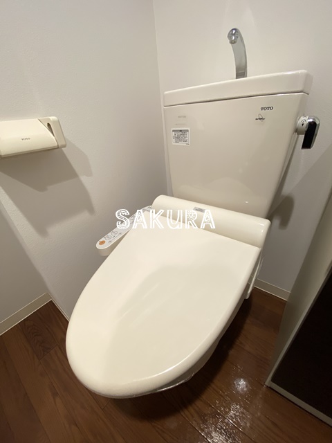 トイレ　嬉しい温水洗浄便座♪