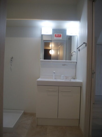 洗面設備　朝の支度にいかがでしょうか。