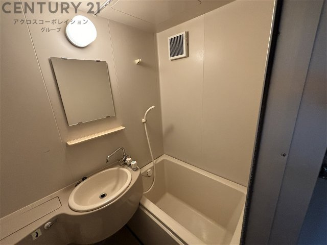 バス・シャワールーム　シンプルで機能的なユニットバスです！