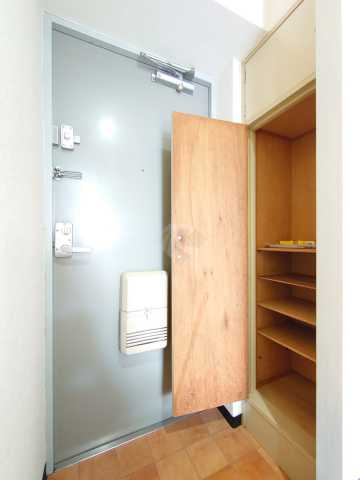 玄関　エイティエイト立川