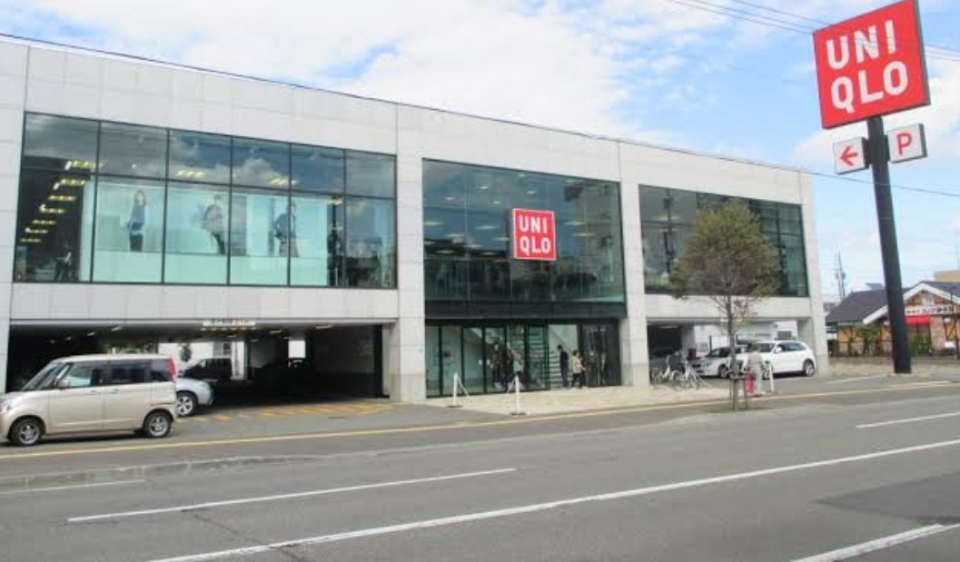 ショッピングセンター　ユニクロ札幌二十四軒店（ショッピングセンター）まで738m