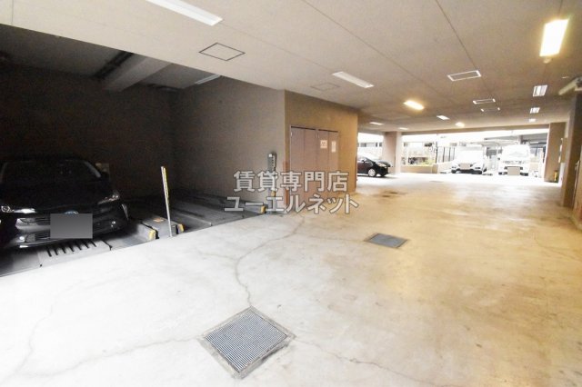 駐車場　敷地内駐車場