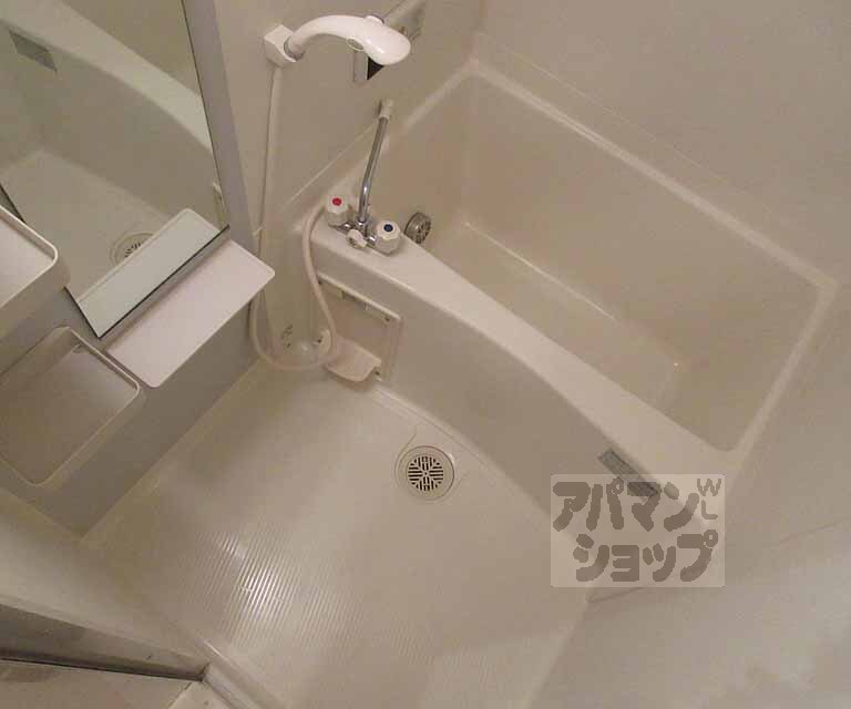 バス・シャワールーム　ゆったりバスルーム！