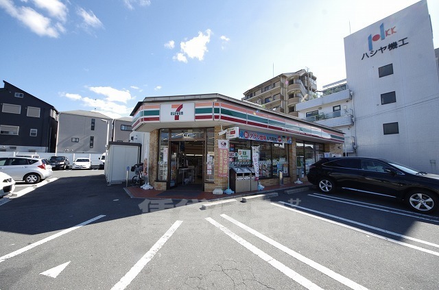 コンビニ　セブンイレブン　東大阪菱江店（コンビニ）まで779m