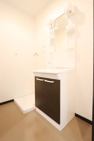 洗面設備　お出かけ前の支度はこちらでされてください