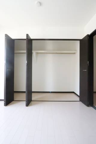 収納　お洋服が多い方でも楽々収納できます