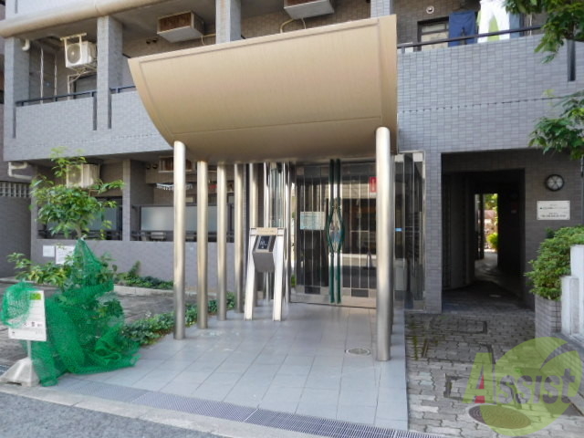 エントランス　大手の管理会社が建物を管理しており、とっても綺麗です