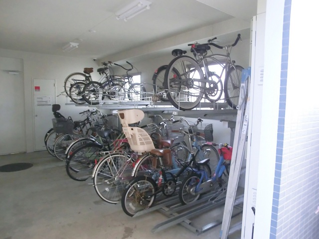 その他共有部分　屋根付き駐輪場。