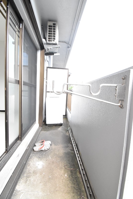 バルコニー　※洗濯機は設備品ではございません。