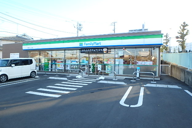 コンビニ　ファミリーマート藤沢石川二丁目店（コンビニ）まで683m