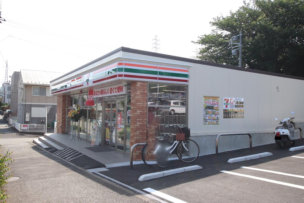 コンビニ　セブンイレブン藤沢石川5丁目店（コンビニ）まで870m