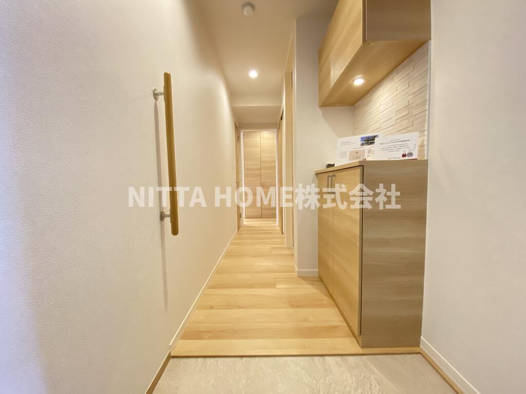 玄関　広いスペースの玄関です♪