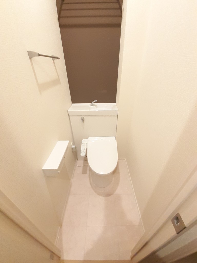 トイレ　温水洗浄便座　WC