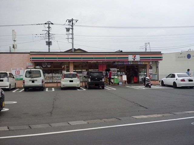 コンビニ　セブンイレブン（コンビニ）まで140m