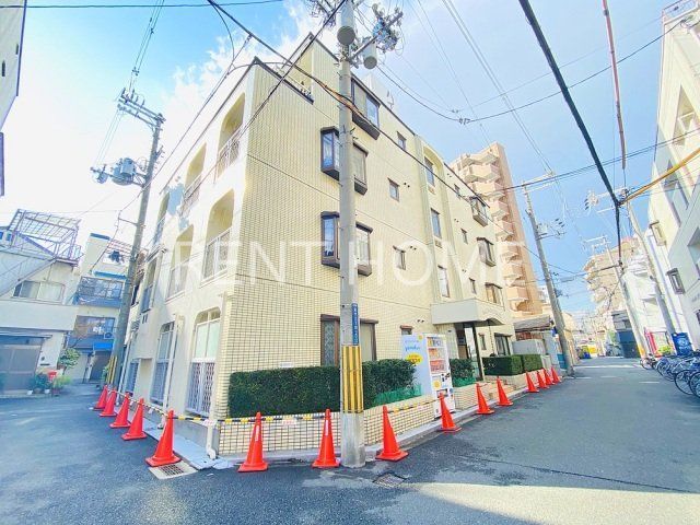 建物外観　鉄筋コンクリート造４階建て