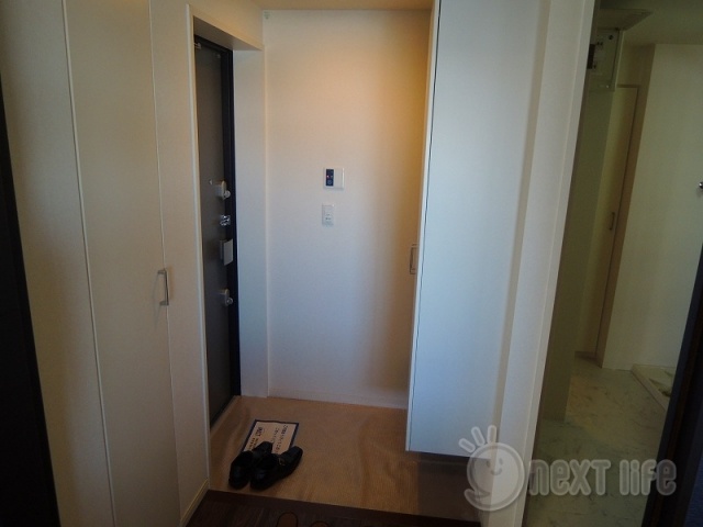 玄関　シャーメゾンステージ日野