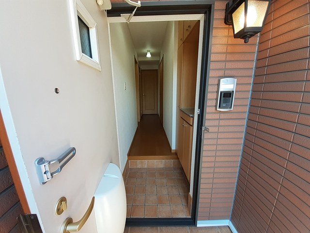 玄関　収納もある玄関です